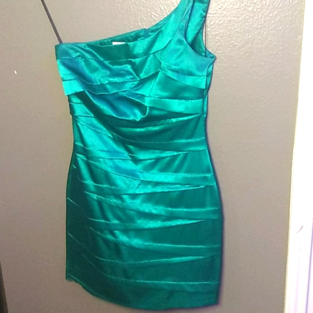 Fitted green/blue dress